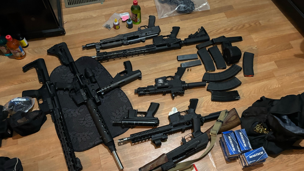 Weapons, ammo, and narcotics recovered in Chicago.