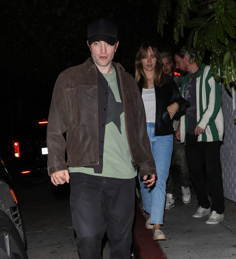 los angeles, ca may 31 robert pattinson and suki waterhouse are seen leaving the chateau marmont on may 31, 2024 in los angeles, california photo by the hollywood curtainbauer griffingc images