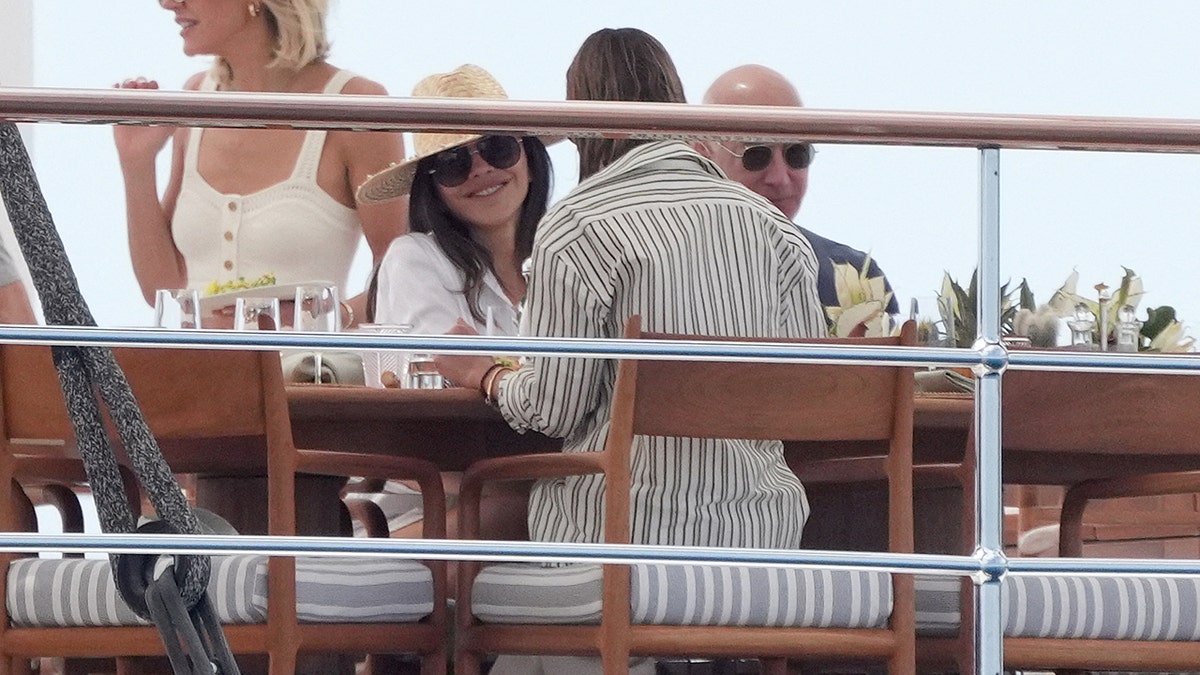Lauren Sanchez and Jeff Bezos having lunch