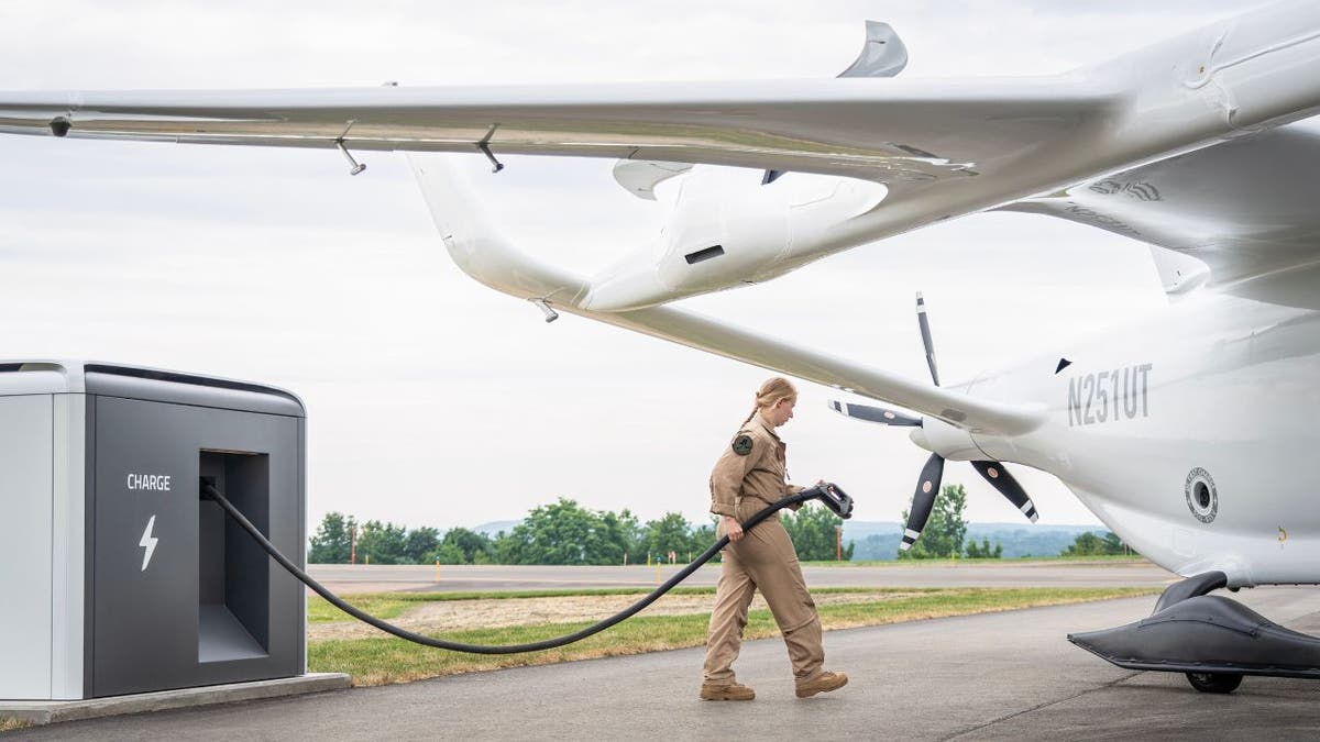 electric plane 5