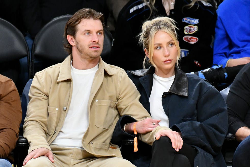 celebrities at the los angeles lakers game