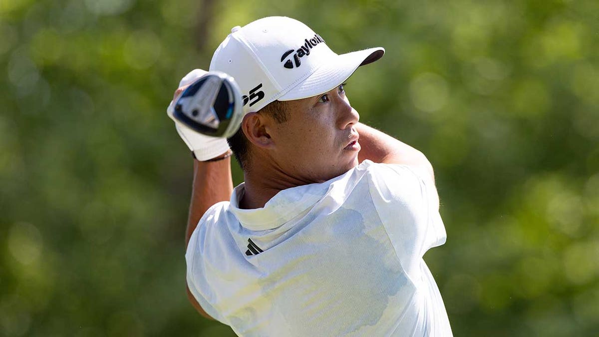 Collin Morikawa plays shot