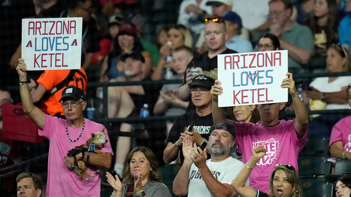Diamondbacks fans show support