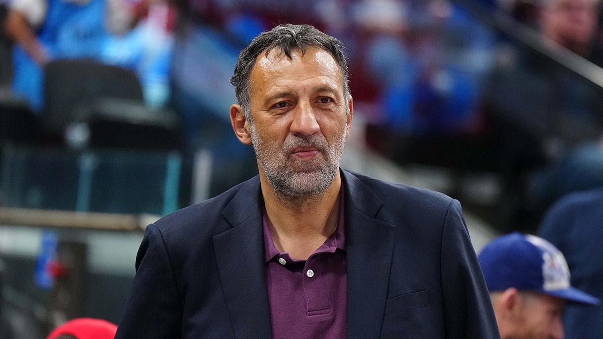Vlade Divac attends a game