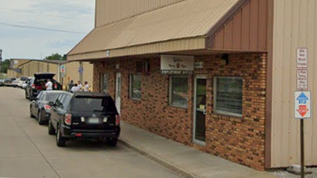 Perryville Gilster Mary-Lee employment office