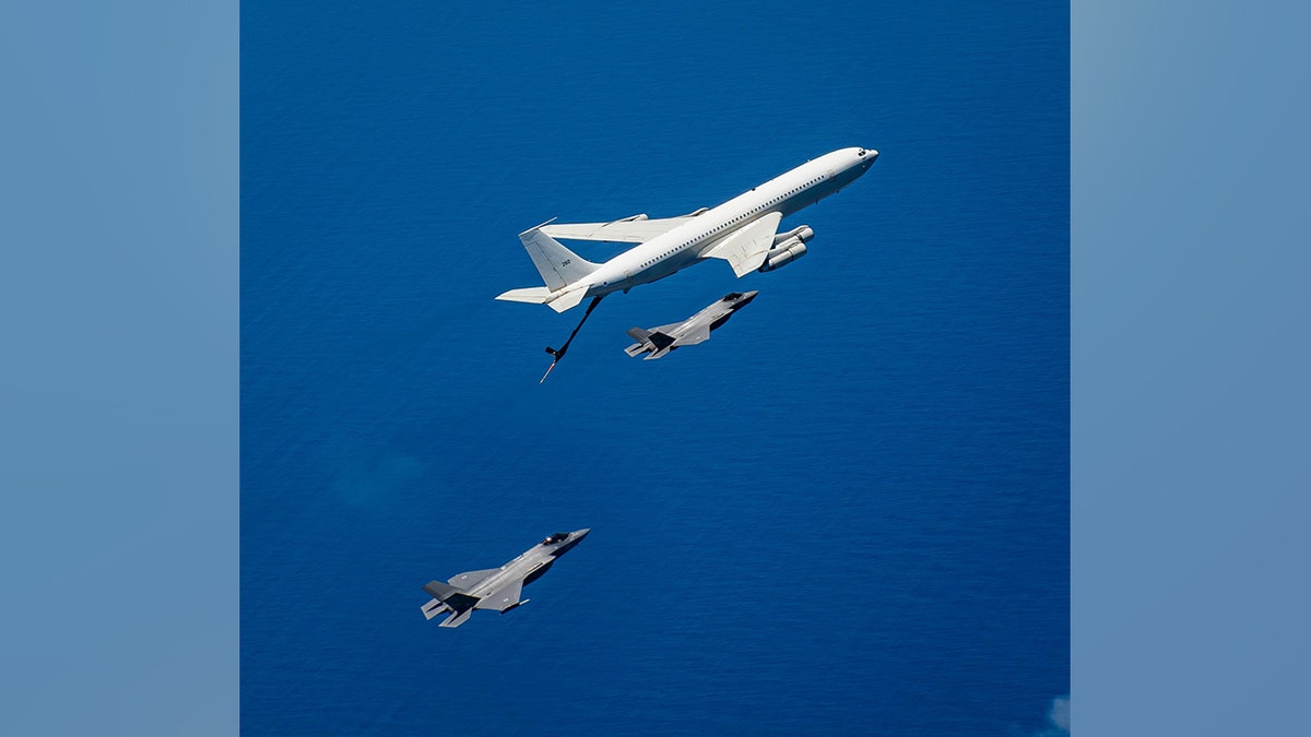 Israeli jets midair refueling
