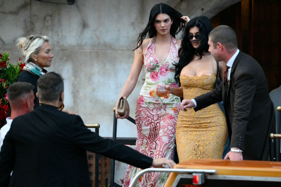kendall and kylie jenner in venice