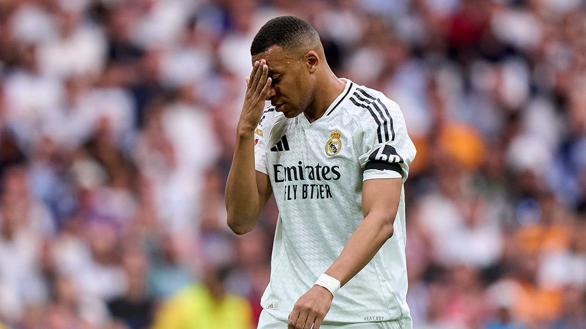 Kylian Mbappe upset on pitch