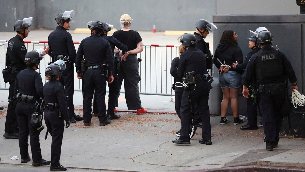 LA arrests