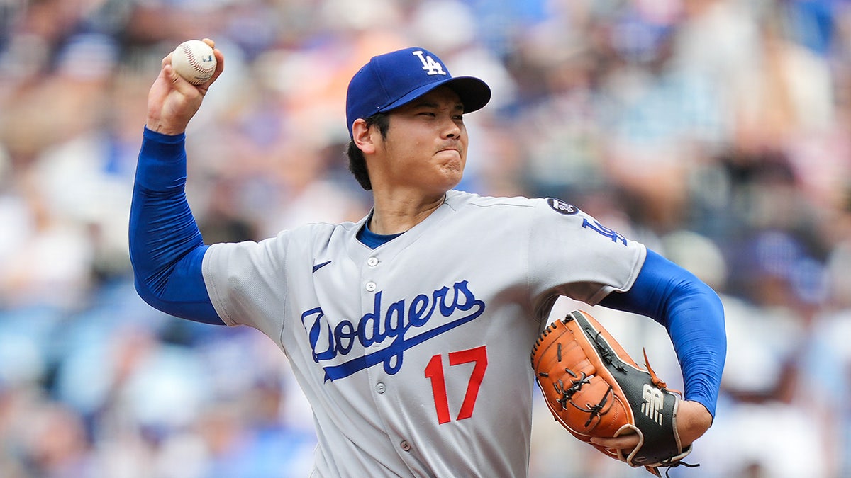 Shohei Ohtani throws a pitch