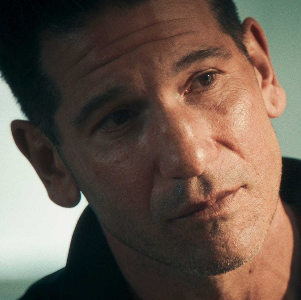 jon bernthal as mikey berzatto in the bear season 4