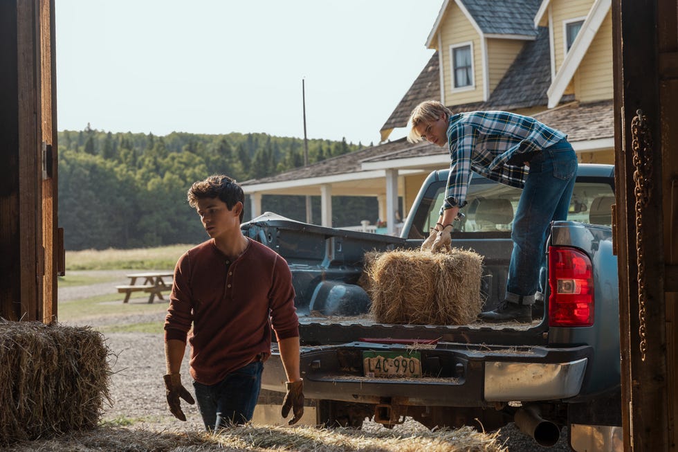 my life with the walter boys. (l to r) ashby gentry as alex, noah lalonde as cole in episode 206 of my life with the walter boys. cr. david brown/netflix © 2025