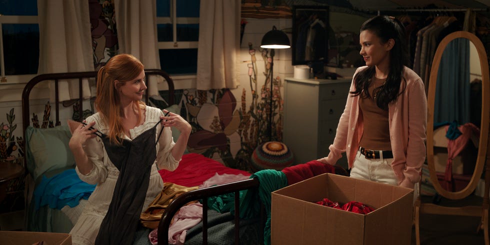 my life with the walter boys. (l to r) sarah rafferty as katherine, nikki rodriguez as jackie in episode 203 of my life with the walter boys. cr. courtesy of netflix © 2025