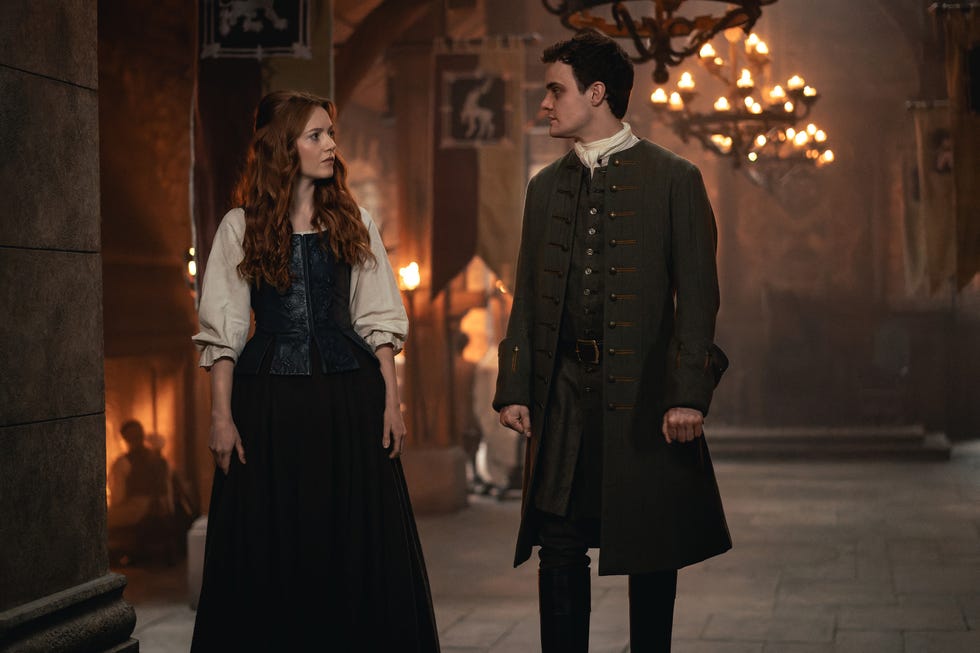 harriet slater and seamus mclean ross as ellen and colum in outlander blood of my blood season 1 episode 4