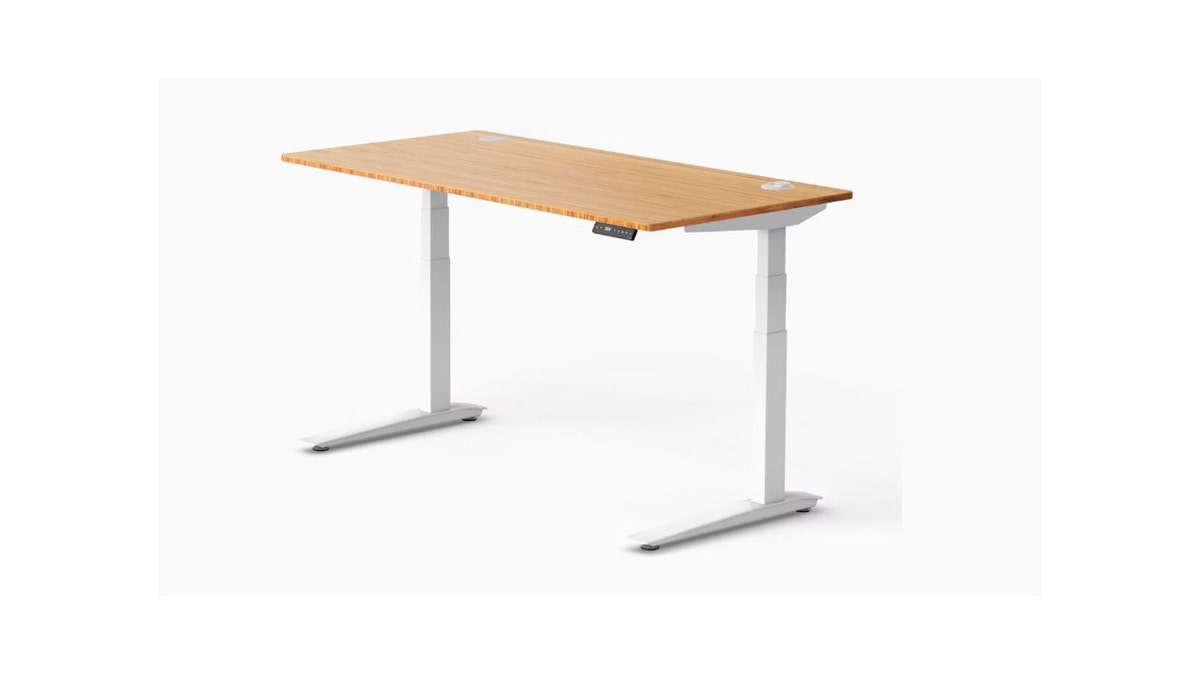 This desk features a dual-motor system that provides a smooth, fast and quiet lift.