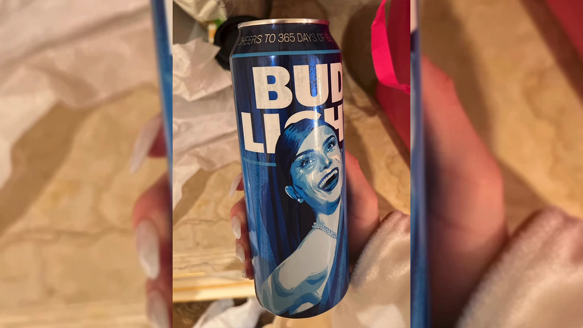 Dylan Mulvaney Bud Light