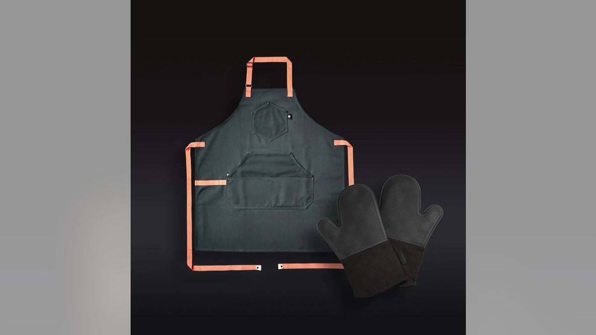This is your sign to toss out your dirty oven mitts for something brand new. 