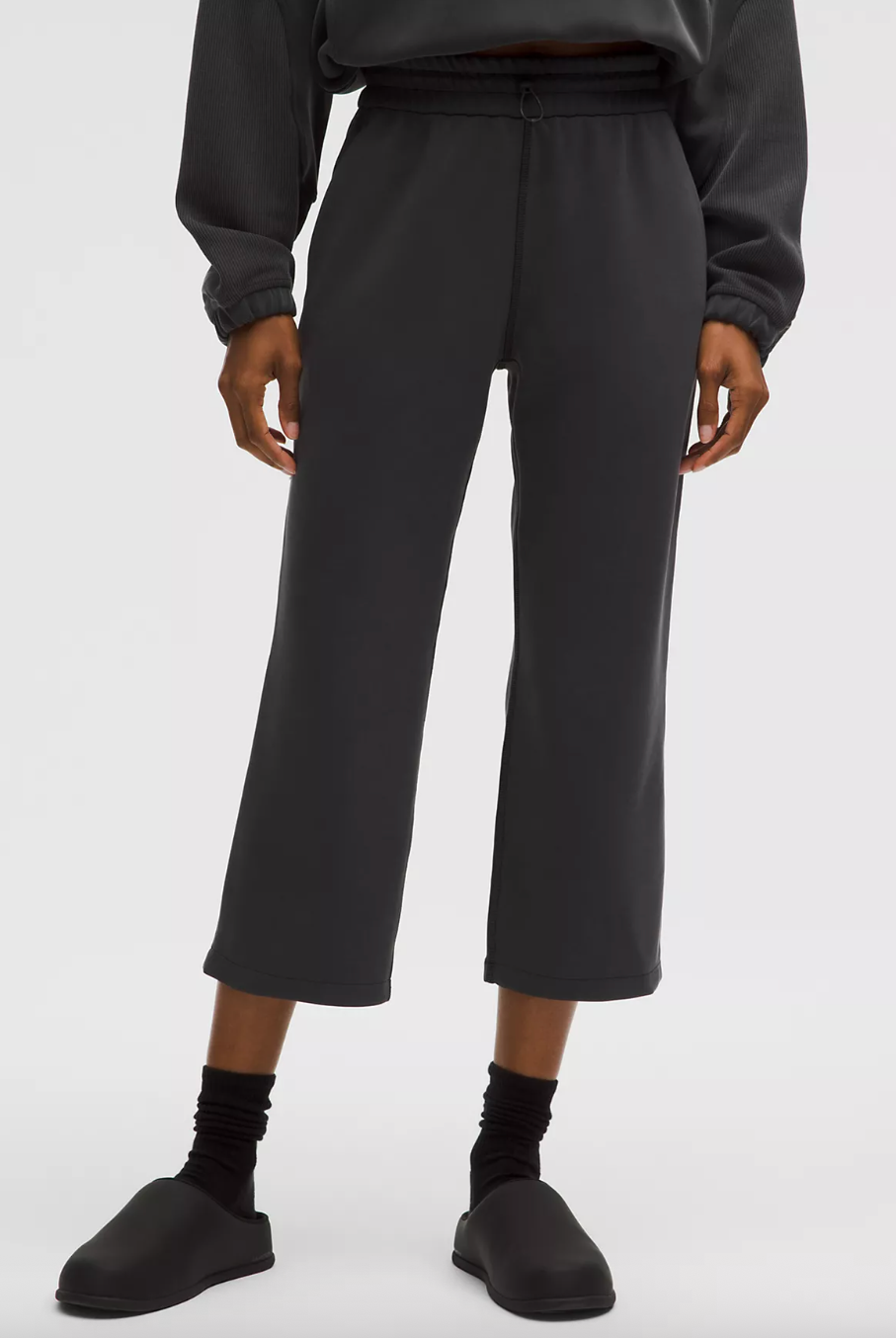 Softstreme Straight-Leg Cropped Pants