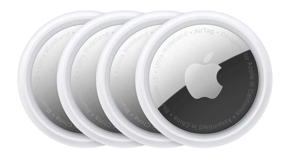 Never lose your belongings again with AirTags. 