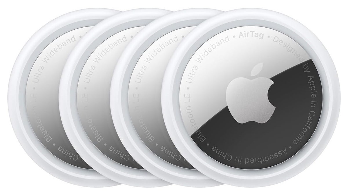 Never lose your belongings again with AirTags. 