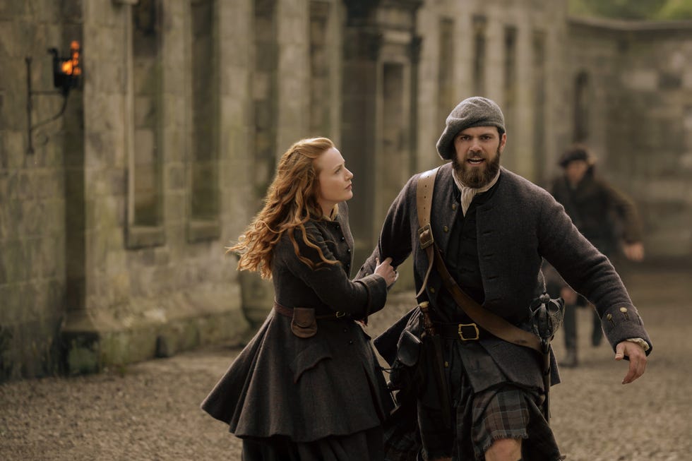 ellen mackenzie and dougal mackenzie in outlander blood of my blood season 1 episode 7