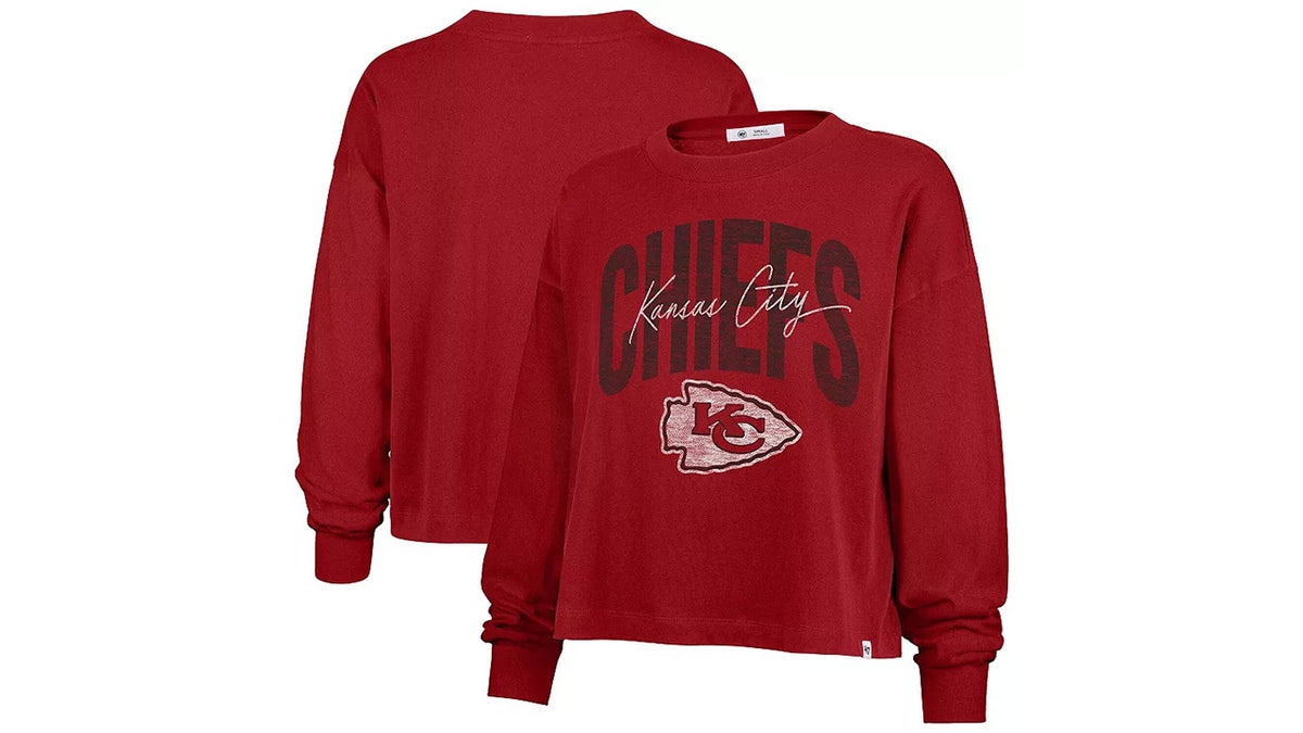 Later in the season, switch to long-sleeve NFL shirts. 
