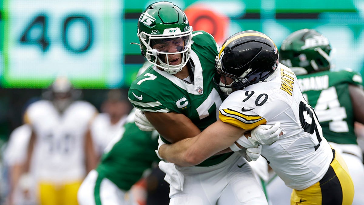 Justin Fields sacked