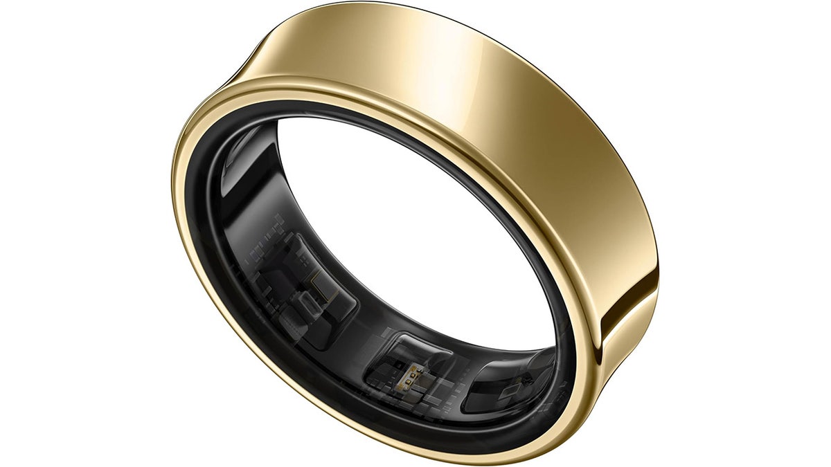 Wear this lightweight ring to bed and learn about your sleep quality.