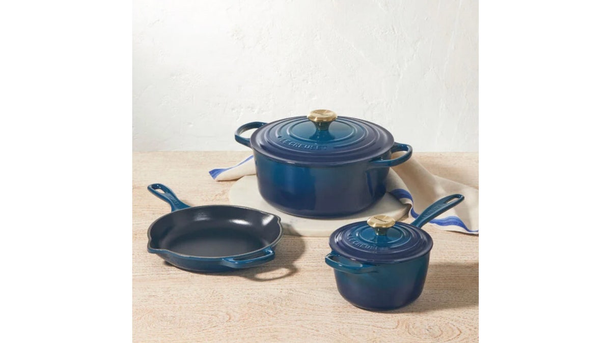 Kick-start your cooking with this set of cookware. 
