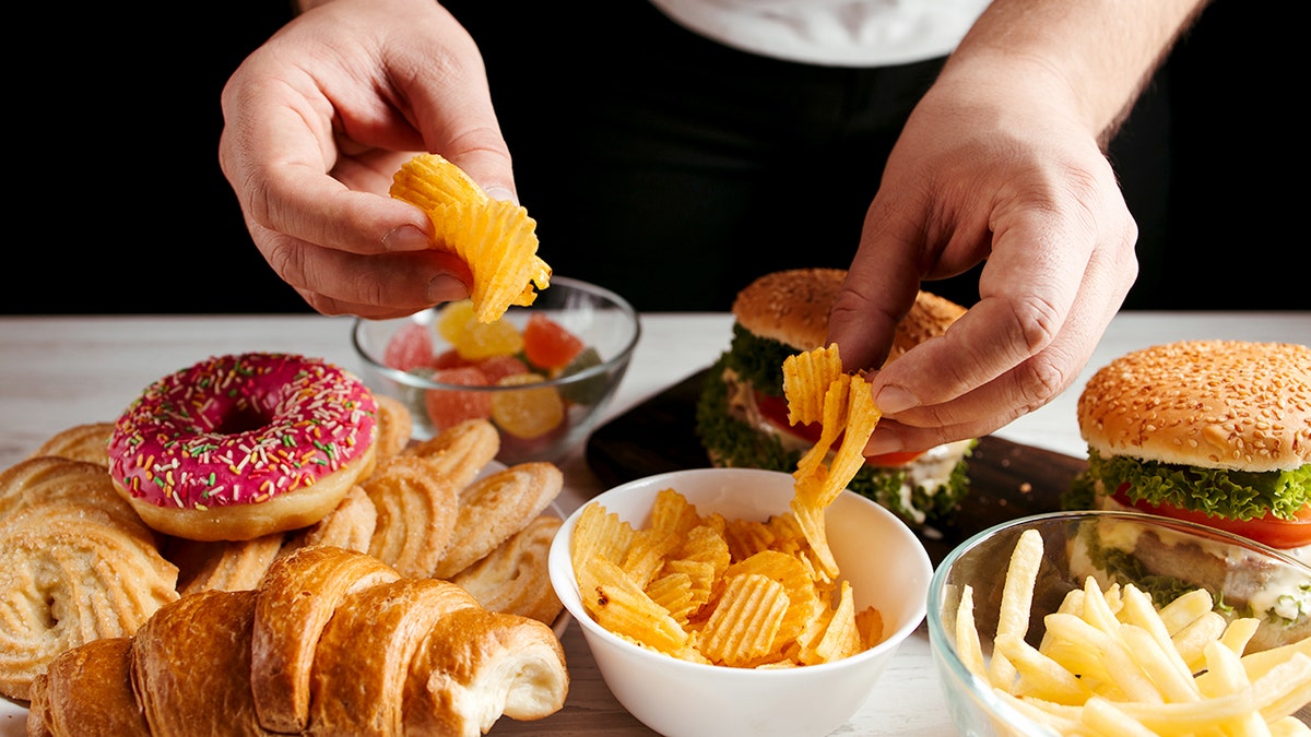 Unhealthy snacks and ultra-processed foods linked to mortality risk
