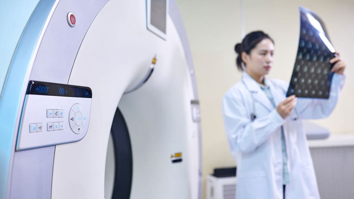 new Alzheimer study suggests women need more omega 3