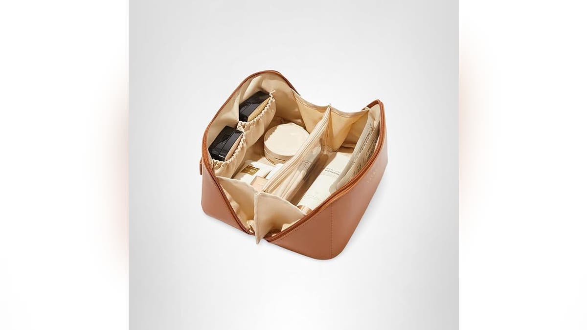 Organize toiletries and make-up in this spacious bag.